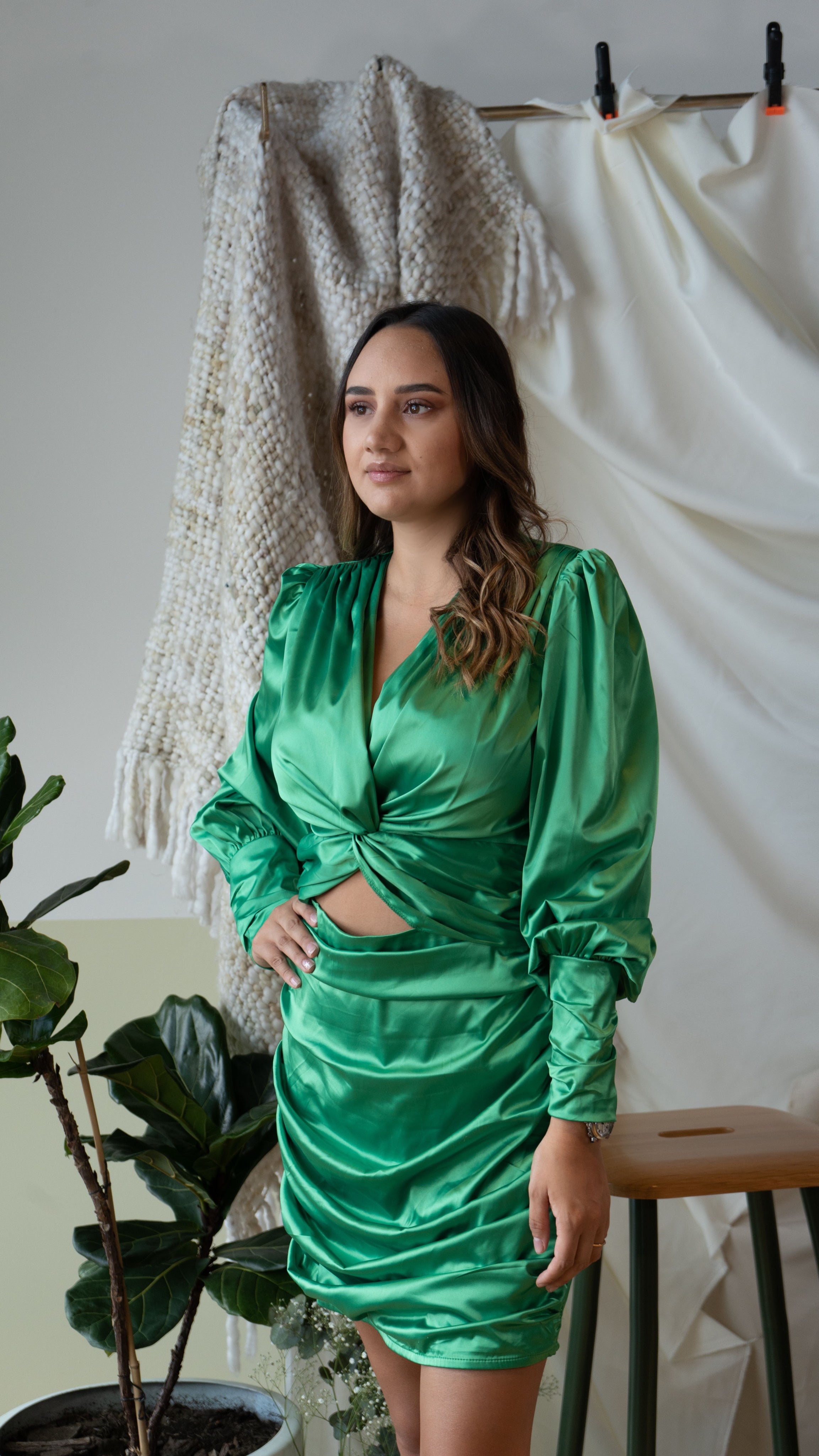 SEMINUEVO Vestido Corto Manga Larga