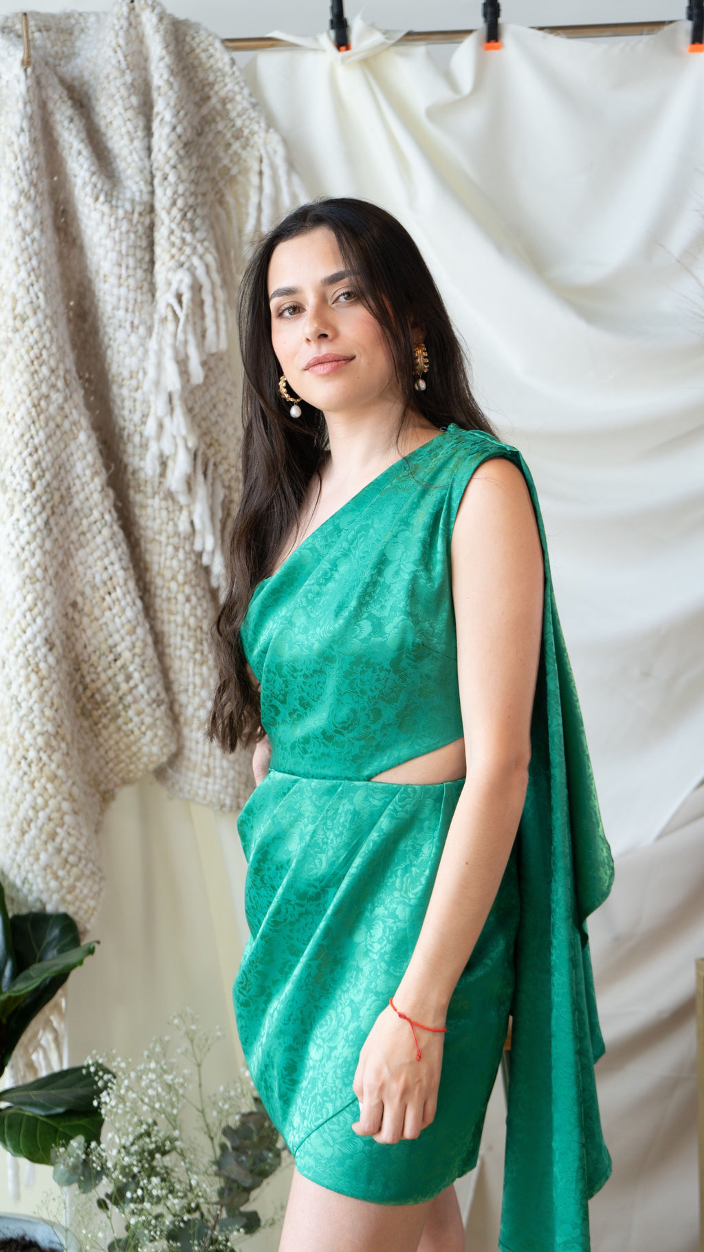 NUEVO Vestido Corto Capa Verde