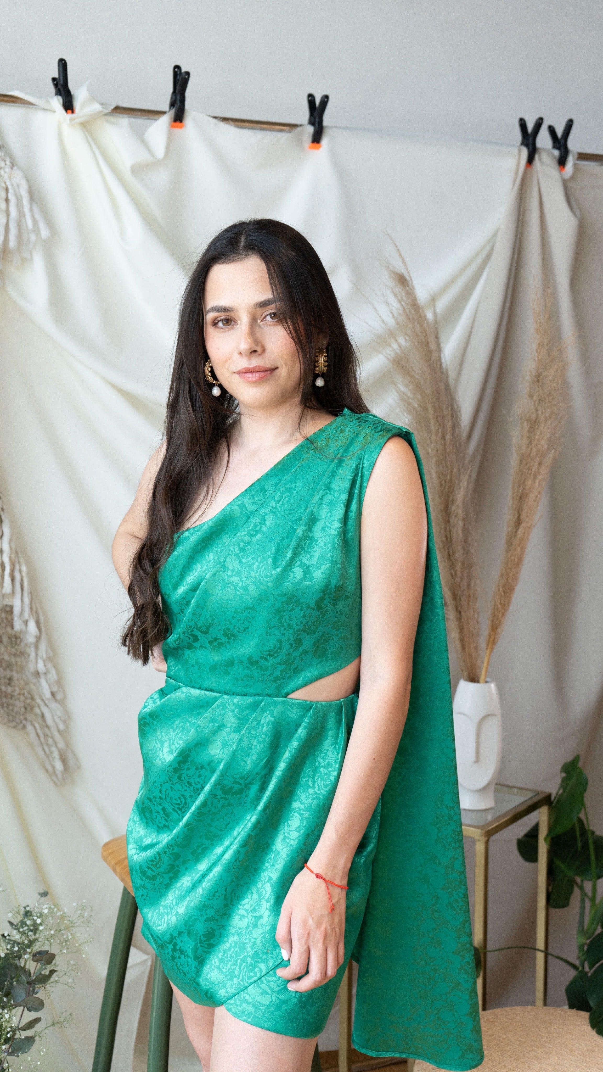 NUEVO Vestido Corto Capa Verde