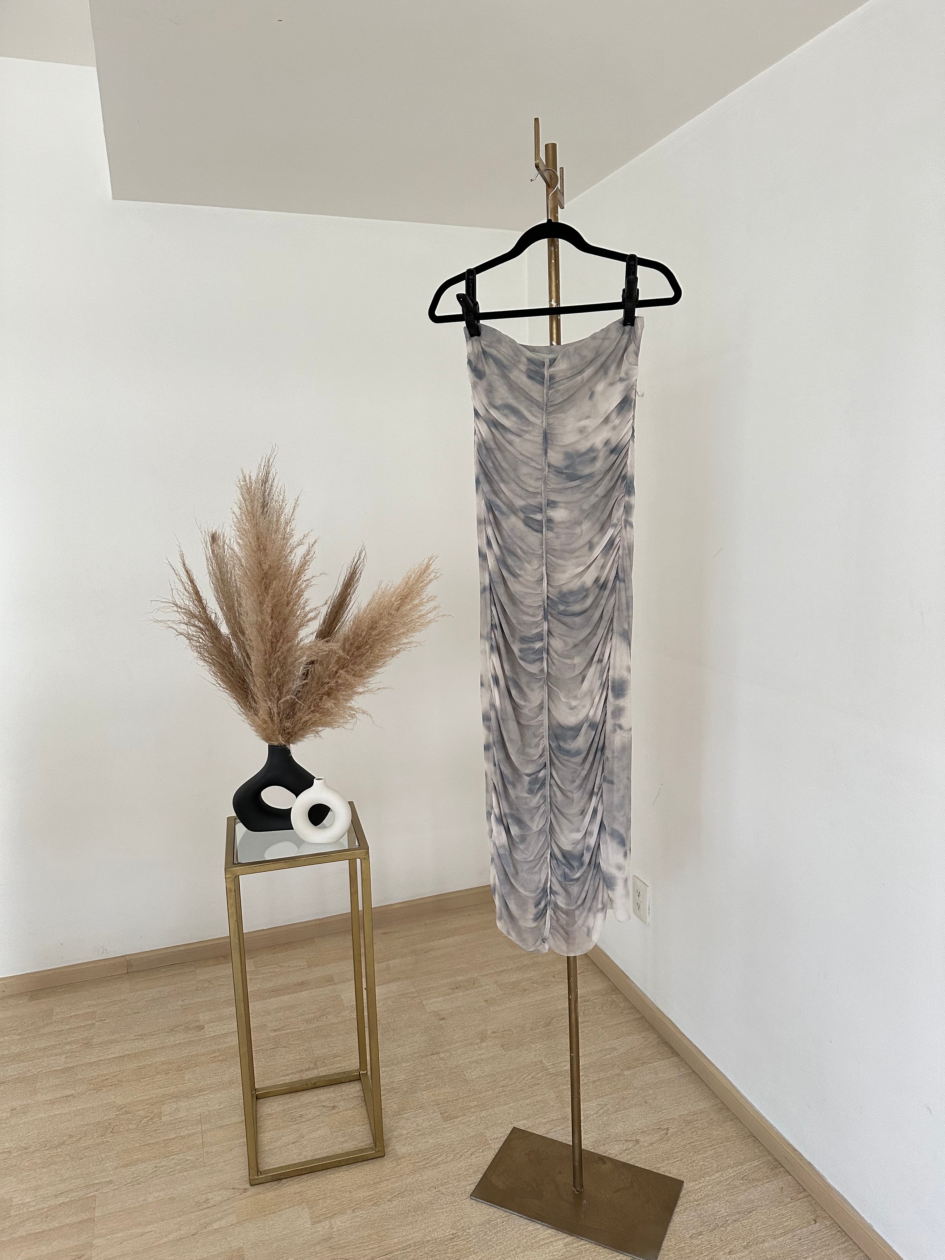 NUEVO Vestido Strapless Gris