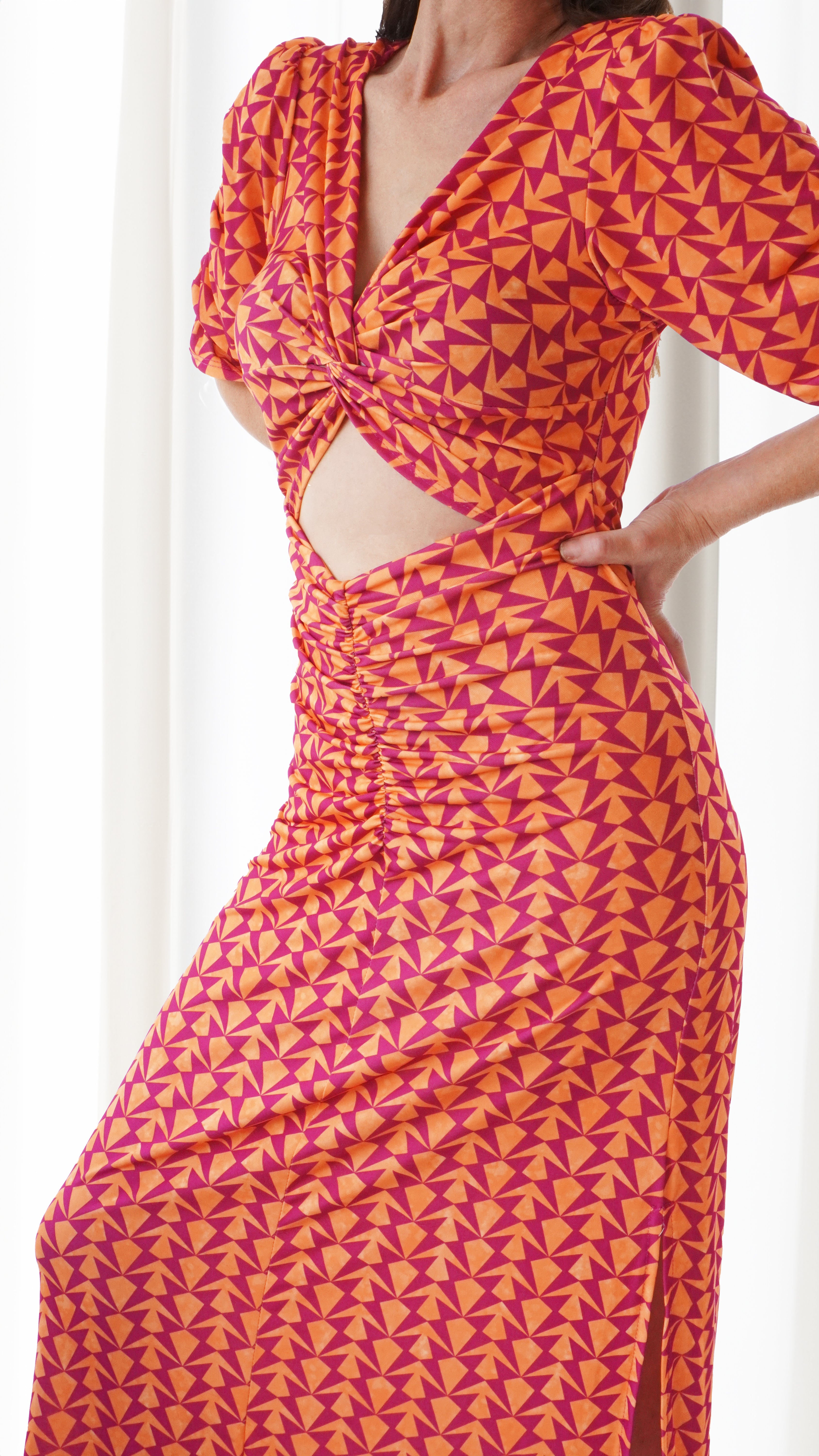 SEMINUEVO Vestido Midi Rosa con Naranja